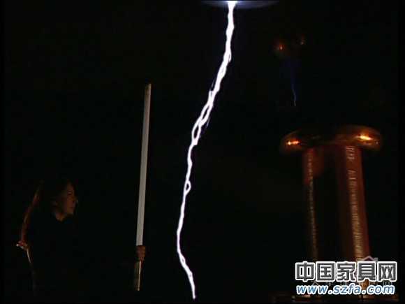 2011年米蘭國(guó)際燈飾展系列活動(dòng)之：《重造米蘭神圣的小樹(shù)林》