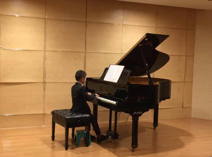 可以讓孩子自學鋼琴嗎？