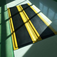 發(fā)泡防靜電腳墊，抗疲勞和緩解疲勞的區(qū)別，卡優(yōu)桌墊